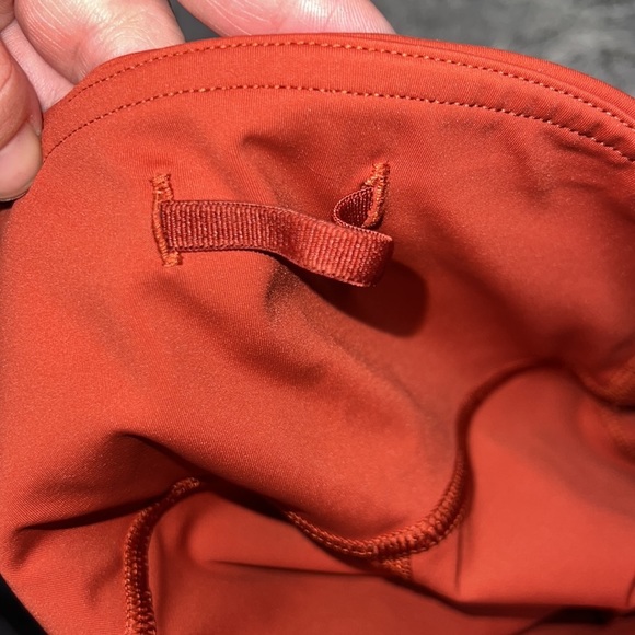 Lululemon Cropped Leggings W/Side Pockets Size 6 - Picture 5 of 9